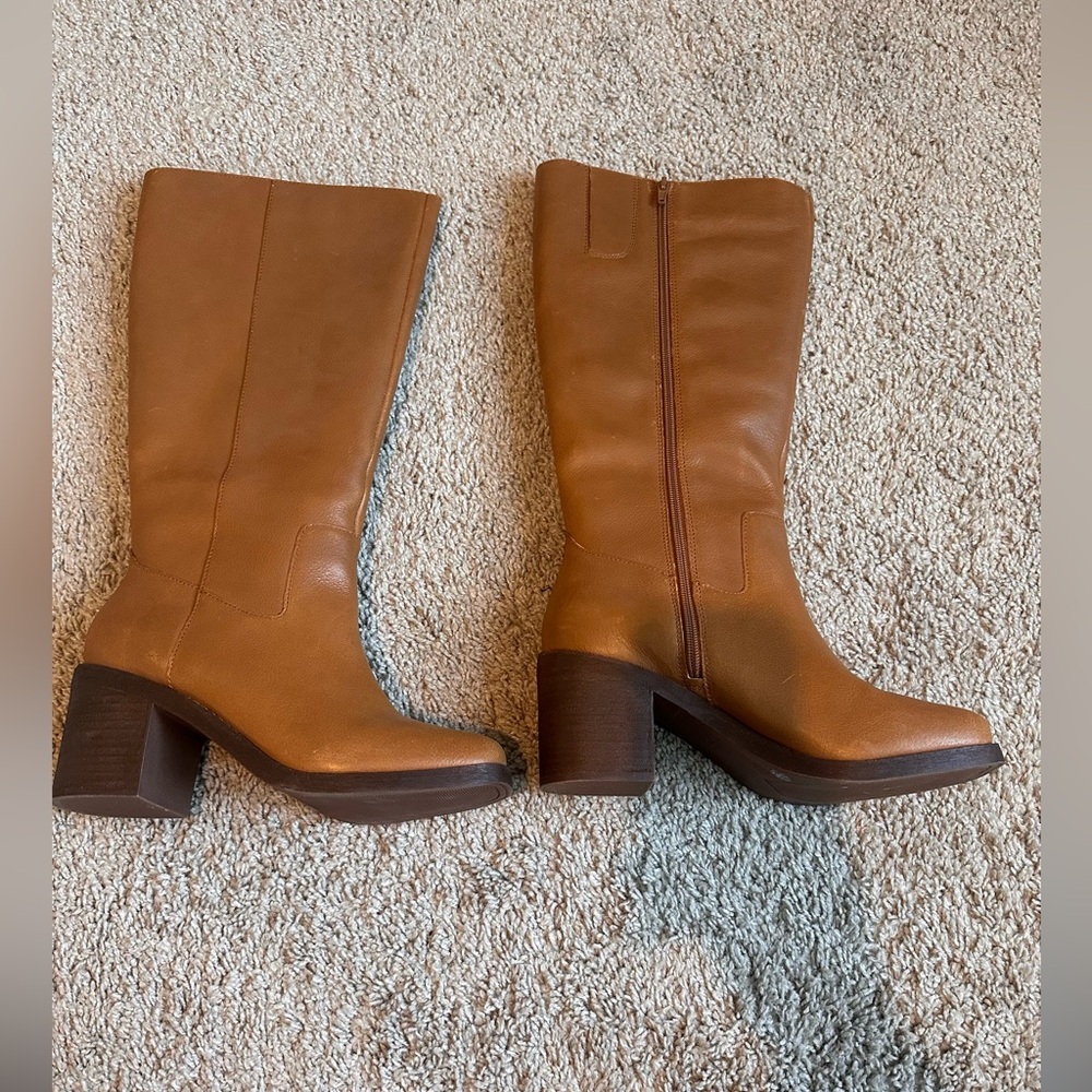 New Never Worn-Tan Knee Boots. Wide Width, Wide Calf.